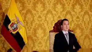 ECUADOR EN LOS BRAZOS DE ESTADOS UNIDOS