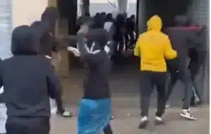Una turba de marroquíes agrede a cinco policías en Girona