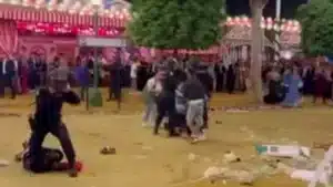 Pelea multitudinaria entre magrebíes y gitanos en la Feria de Sevilla