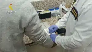 Cinco personas detenidas tras intentar obligar a casarse a una menor