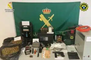 Dos detenidos por tráfico de drogas y amenaza con arma de fuego