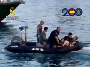 Rescatado y detenido un argelino muy agresivo en Alicante