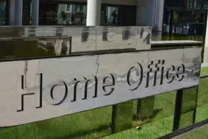 Desaparecen 118 menas alojados en hoteles de Reino Unido