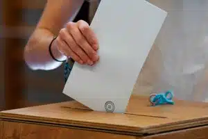 Crecimiento histórico del apoyo popular a los partidos críticos con la inmigración