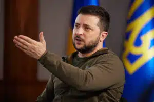 Zelenski estudia buscar la paz e iniciar diálogos con Rusia