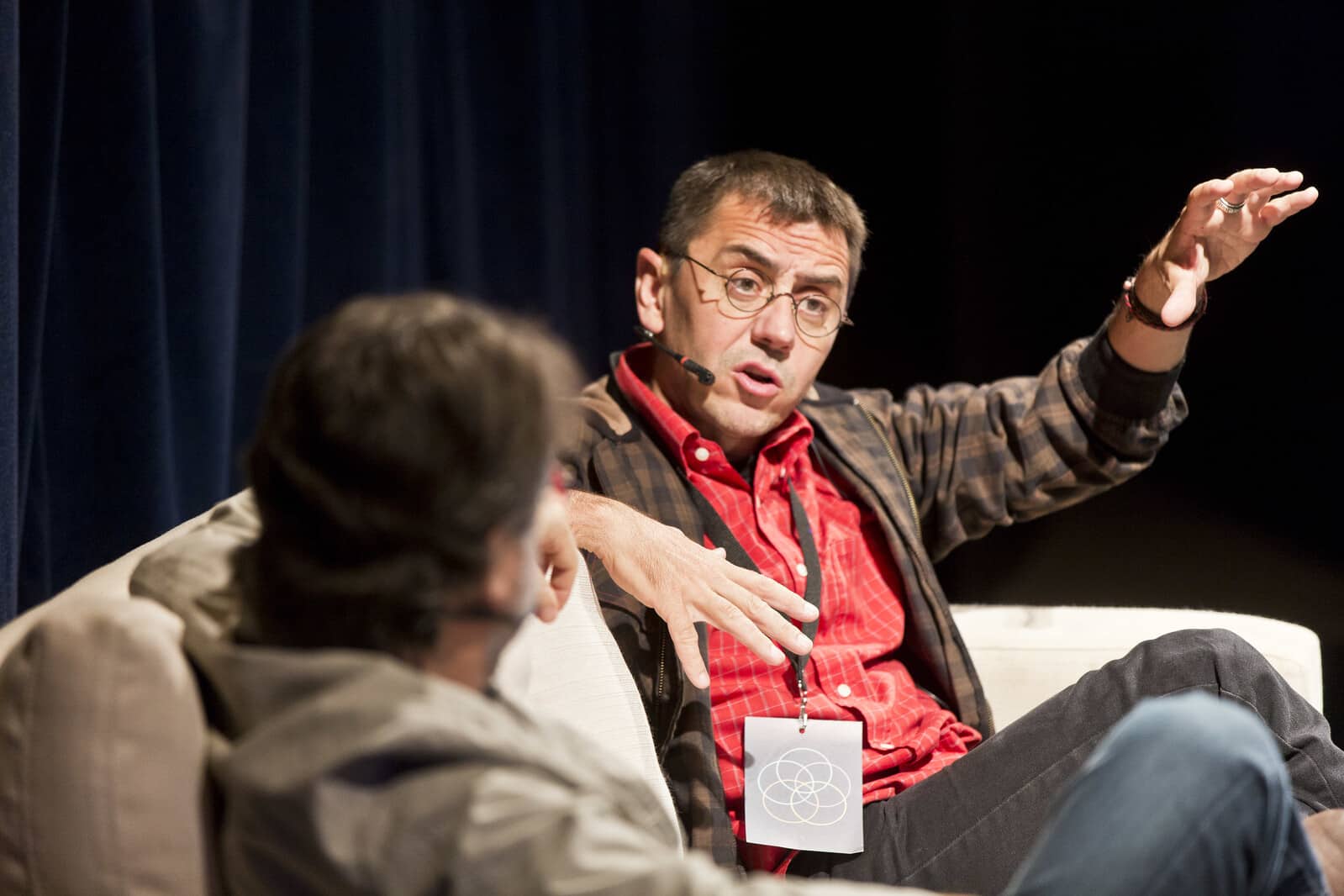 Monedero reaparece en la escena política junto a Maduro