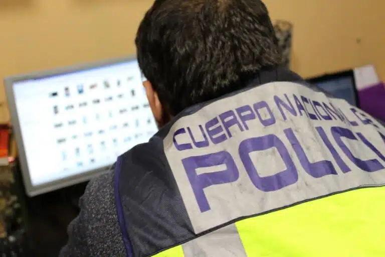 Detenidas nueve personas por posesión y distribución de pornografía infantil