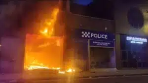 Nuevos disturbios en Inglaterra: Arde una comisaría en Sunderland