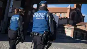 Una persecución policial acaba con dos agentes heridos en Villaverde