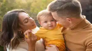 family-lifestyle-outdoors-autumn-time