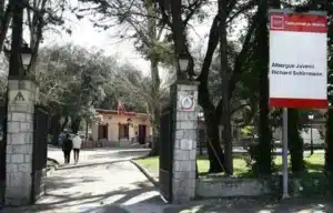 Ocho menas detenidos por amenazar de muerte a dos trabajadoras de un centro