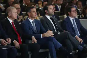 La CEOE se opone a la reducción de la jornada laboral