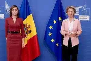 Visit_of_Maia_Sandu,_President_of_Moldova,_to_the_European_Commission_-_2021_(P048750-53501)