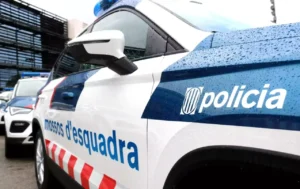 Detenidos los padres y los abuelos del bebé hallado muerto en un contenedor en Cubelles