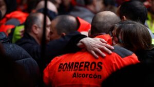 Los bomberos: reivindicaciones, huelgas y su papel en la DANA