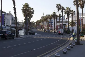 Boulevard_de_la_Corniche,_Dar-el-Beida,_Morocco_-_panoramio_(11)