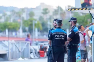 Detenido un marroquí por masturbarse en paseo Colón delante de un menor