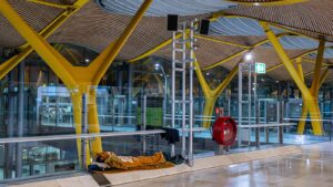 Los sintecho de Barajas y la pobreza en Madrid