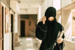 Noruega planea prohibir uso del niqabs, burkas y balaclavas en instituciones educativas