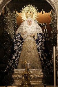 500px-Esperanza_Macarena_-_Basílica_de_La_Macarena_-_Seville_(7)