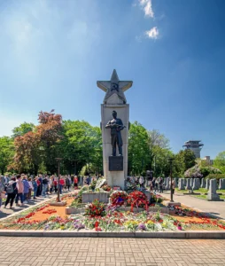 Olšany_sovětský_památník_9._května_1