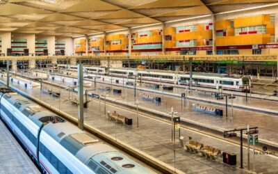Incendios en España provocan nuevas evacuaciones y suspenden de nuevo el tren Madrid–Galicia