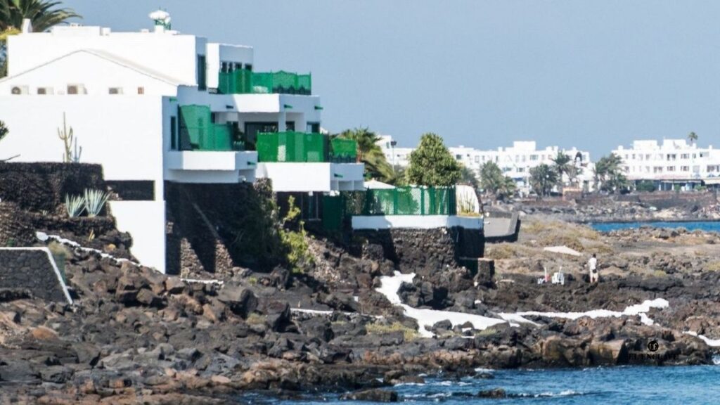 La Guardia Civil moviliza 40 agentes para proteger a Sánchez y Zapatero en Lanzarote ¿Es este el uso adecuado de los recursos públicos