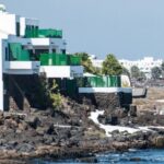 La Guardia Civil moviliza 40 agentes para proteger a Sánchez y Zapatero en Lanzarote ¿Es este el uso adecuado de los recursos públicos