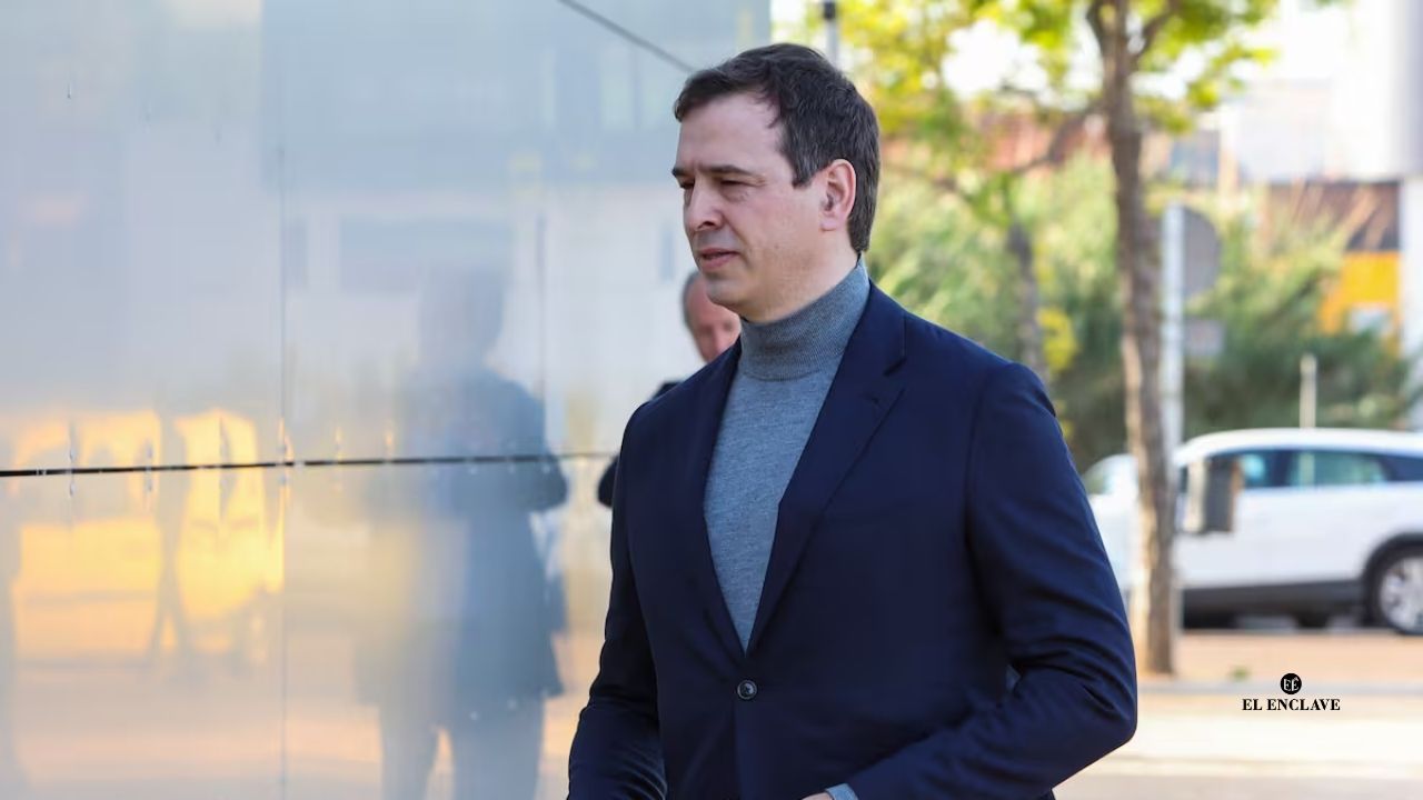 La juez mantiene el pasaporte del hermano de Sánchez