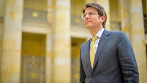 Muere Miguel Uribe Turbay, candidato presidencial colombiano, dos meses después de sufrir un atentado en Bogotá