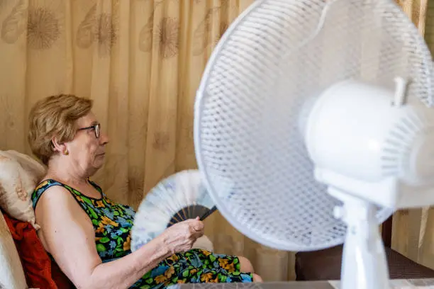 El drama silencioso de muchos ancianos en verano