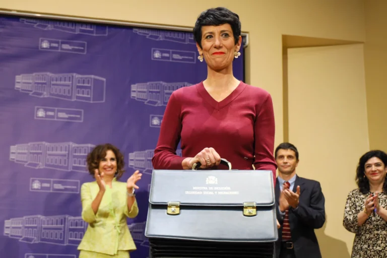 Toma_de_posesión_de_Elma_Saiz_como_ministra_de_Seguridad_Social_(3)