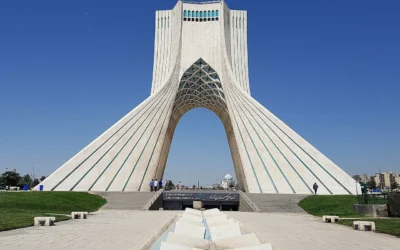 Azadi_Tower_(29358497718)_(cropped)