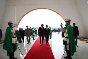 Pedro_Sánchez_asiste_a_la_Cumbre_G5_Sahel,_en_Mauritania_07