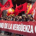 El Frente Obrero se concentra frente al Congreso contra la corrupción y el régimen del 78 «PSOE traidor, ni obrero ni español»