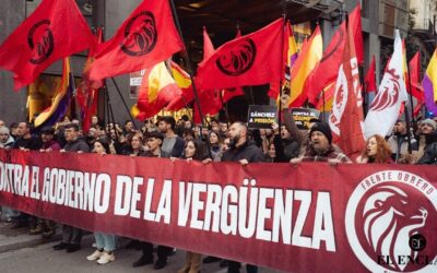 El Frente Obrero se concentra frente al Congreso contra la corrupción y el régimen del 78 «PSOE traidor, ni obrero ni español»