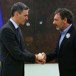 Òscar Camps recibe la Encomienda de Numero de la Orden del Mérito Civil