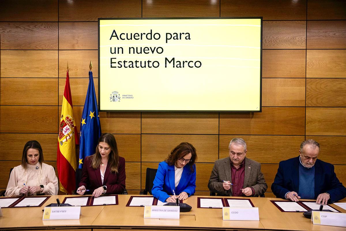 Sanidad y los sindicatos SATSE, CCOO, UGT y CSIF alcanzan un acuerdo para un nuevo Estatuto Marco del Sistema Nacional de Salud sin el acuerdo de los sindicatos médicos