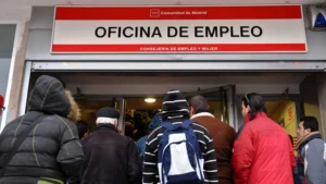 El paro en España se incrementa en el primer trimestre del año, especialmente entre inmigrantes