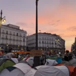 Tras cuatro noches de acampada se publica el primer Real Decreto-ley en el BOE