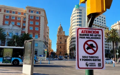 La organización está llevando a cabo una campaña de protesta en distintos puntos de la capital de la Costa del Sol para denunciar la subida de los alquileres y del precio de la vivienda, la especulación inmobiliaria y un modelo turístico que está expulsando a los malagueños de sus barrios.